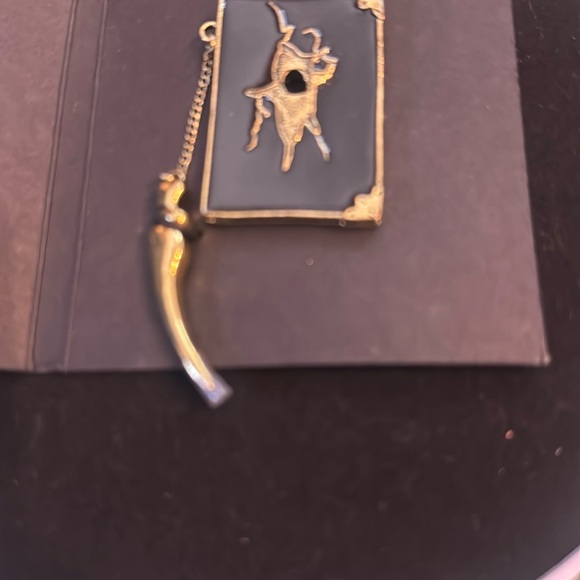 Tom Riddle's Diary Enamel Pin - Black and Gold - Picture 2 of 3